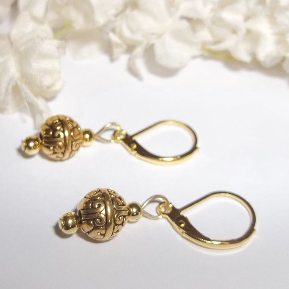 Small Everyday Gold Beaded Earring Set Minimalist Style Simple Modern NWT A368 - Picture 5 of 10